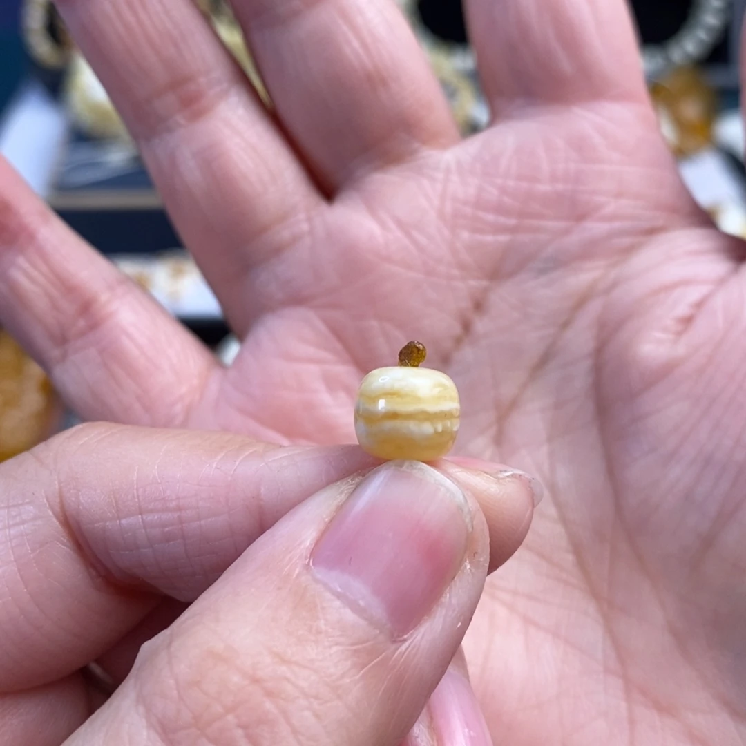 琥珀未镶嵌裸石虎皮纹老型单珠8.8