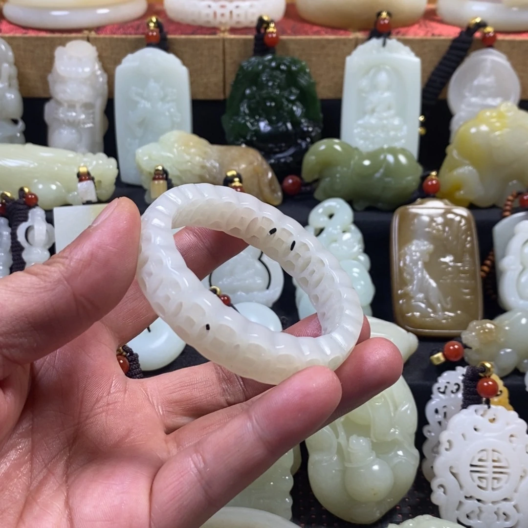 小***儿和田玉未镶嵌挂件