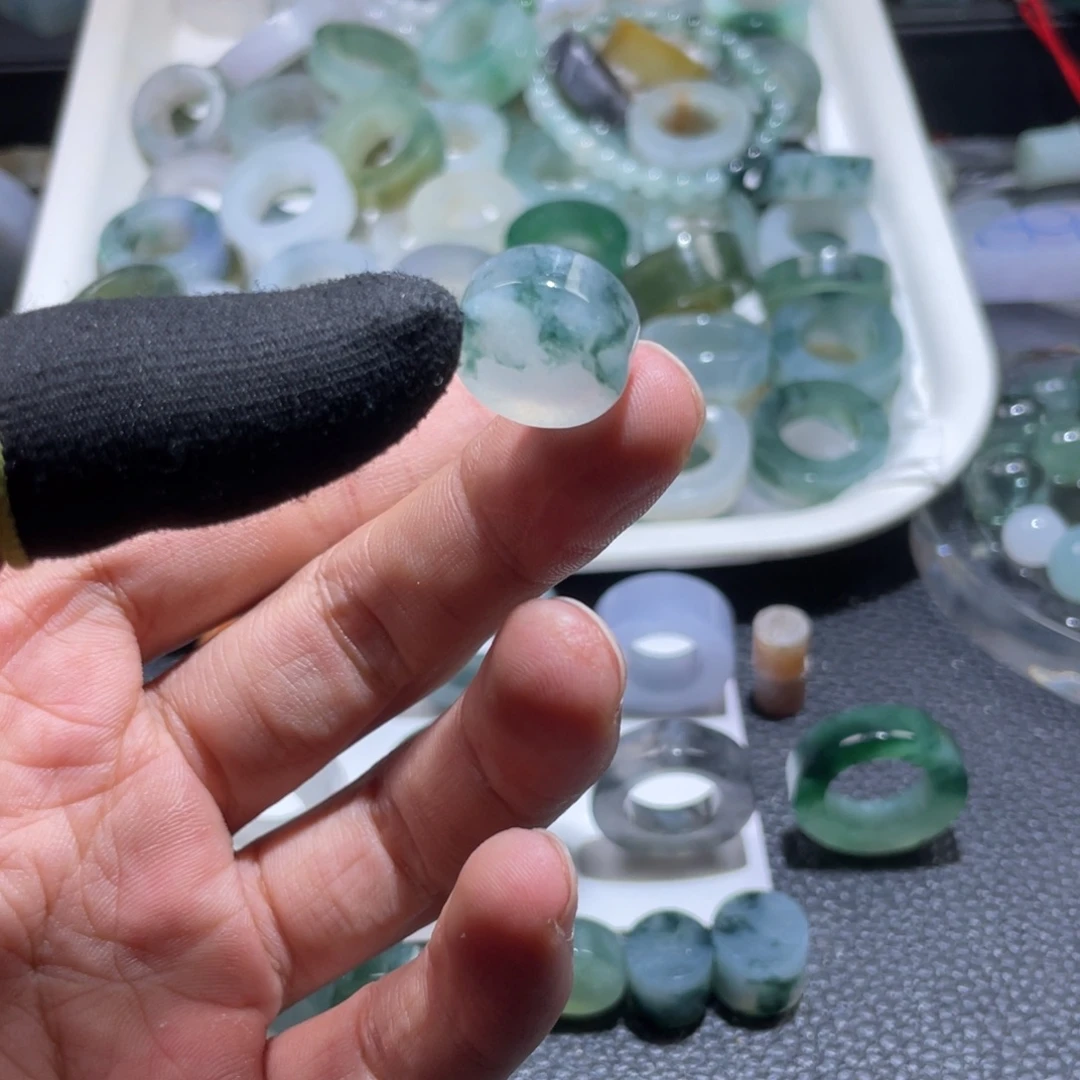 ****贝未镶嵌定制翡翠天然翡翠