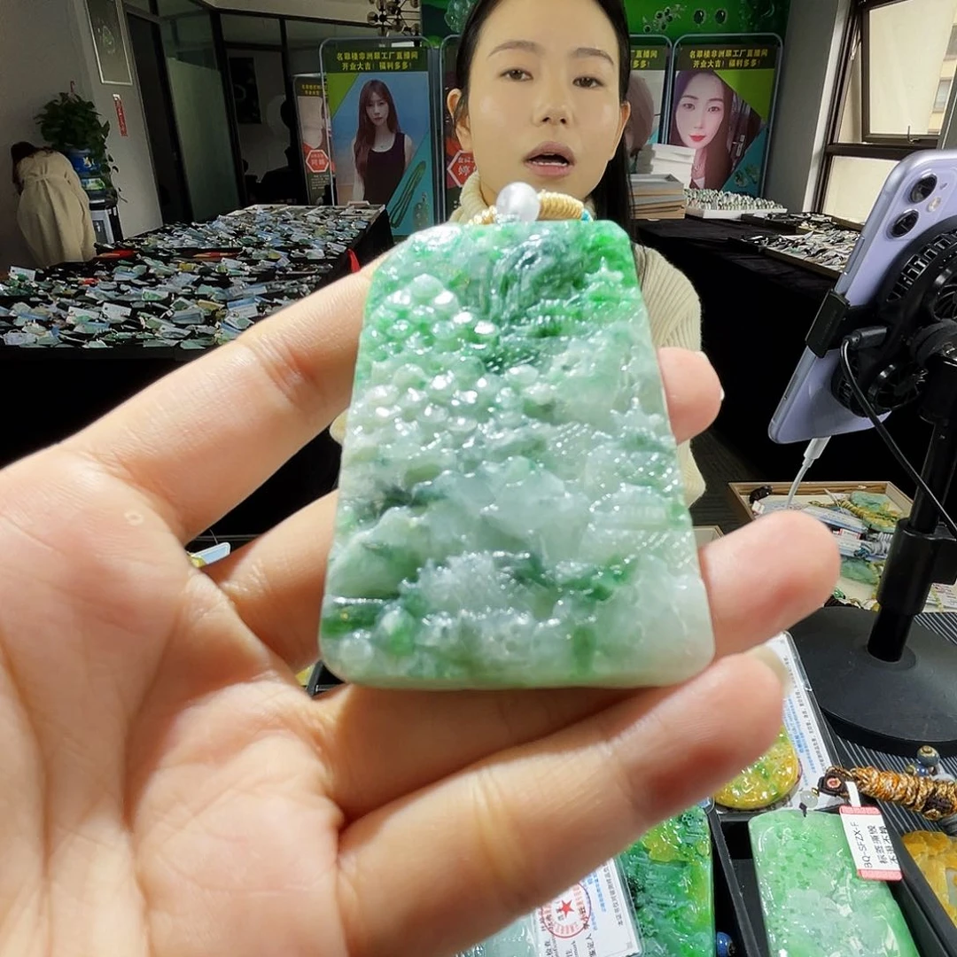 颈饰未镶嵌翡翠一