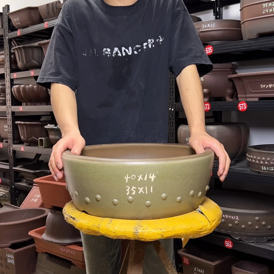 紫砂花盆呜呜呜呜