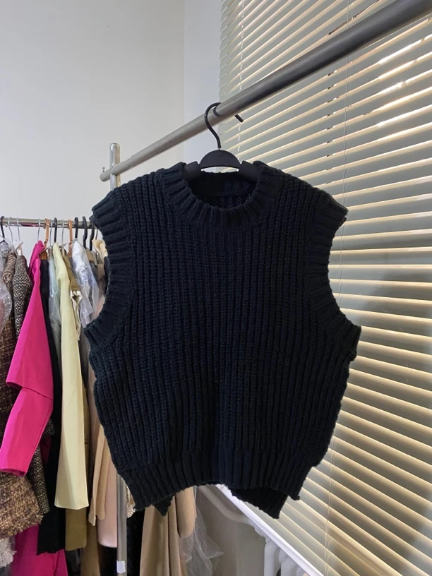 圆领加厚上衣网红马夹无袖纯色女装马甲薄款日系秋季洋气秋冬