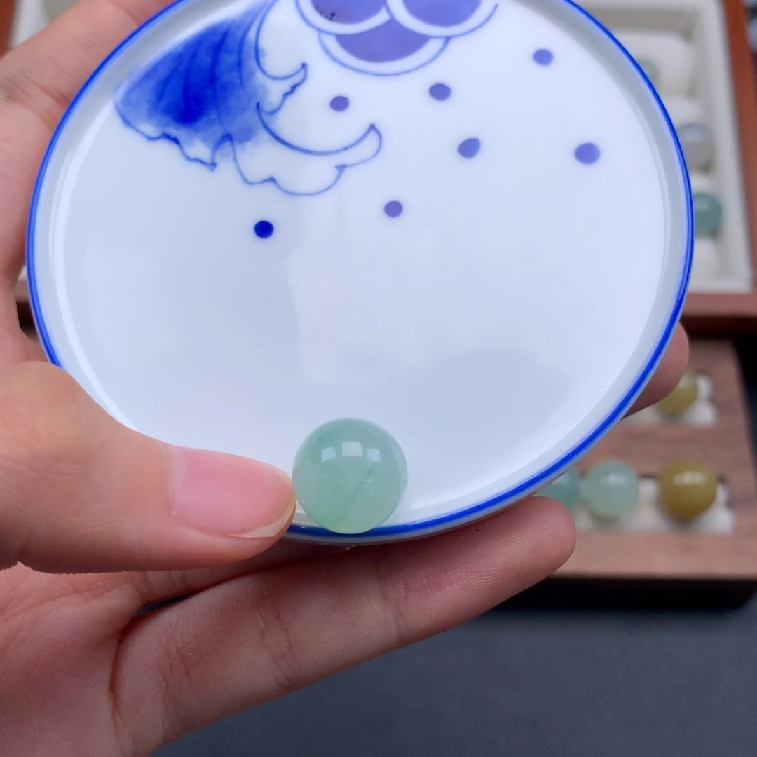 翡翠散珠p****。天然缅甸a货翡翠37号