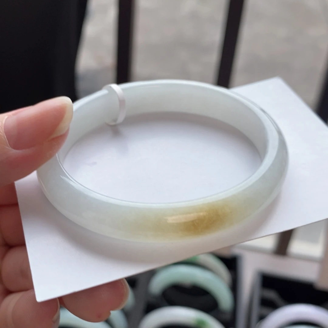 翡翠未镶嵌手镯一口糖贵妃53.8