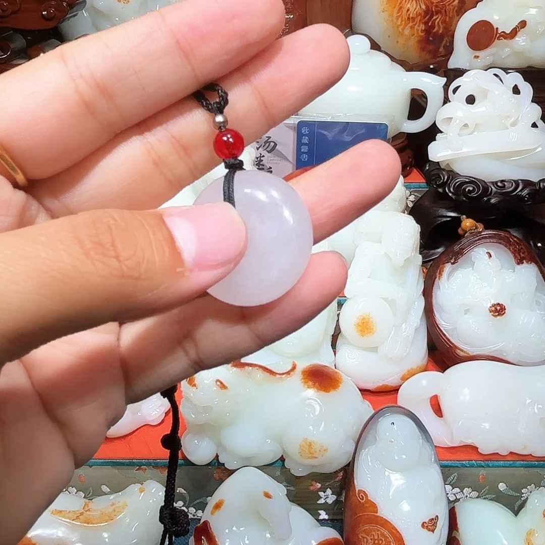 现***在和田玉未镶嵌挂件