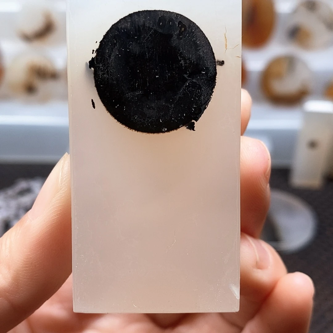 亿***田玛瑙/玉髓未镶嵌吊坠(不含链)