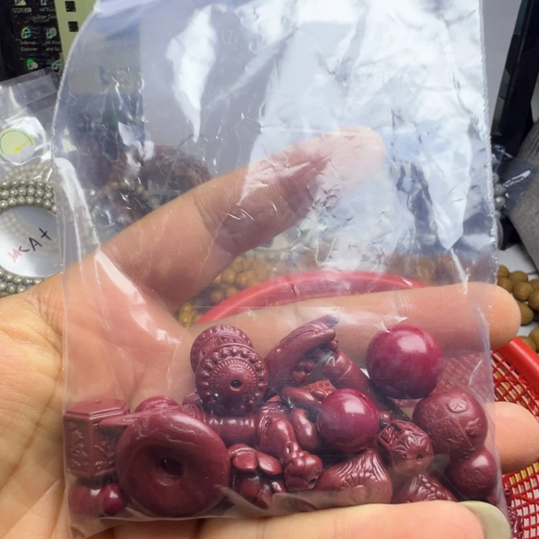 L***g猴头核桃吊坠单籽雕刻