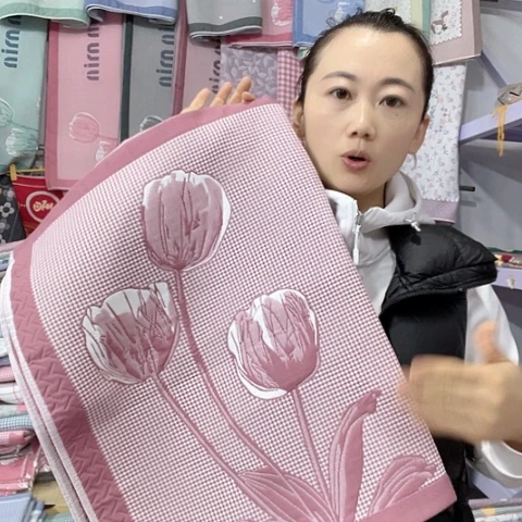 棉特价酒红色郁金香