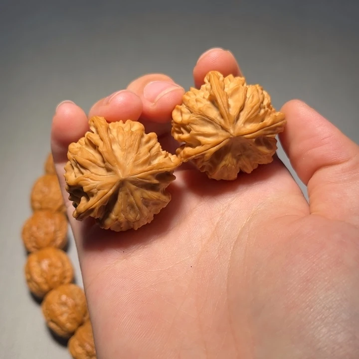 S***d文玩核桃把件三棱368