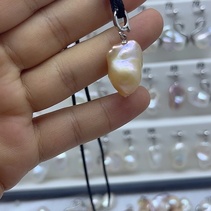 颈饰未镶嵌淡水珍珠