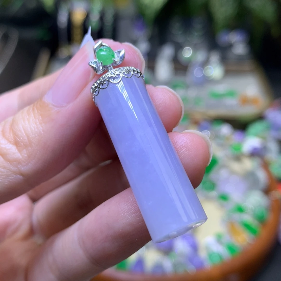 颈饰18K金镶嵌翡翠