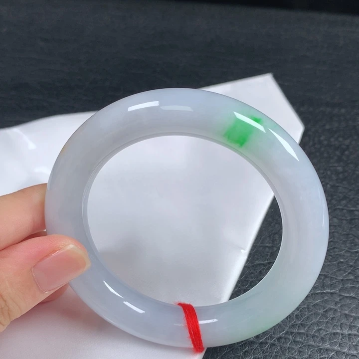 翡翠未镶嵌手镯（圆镯）