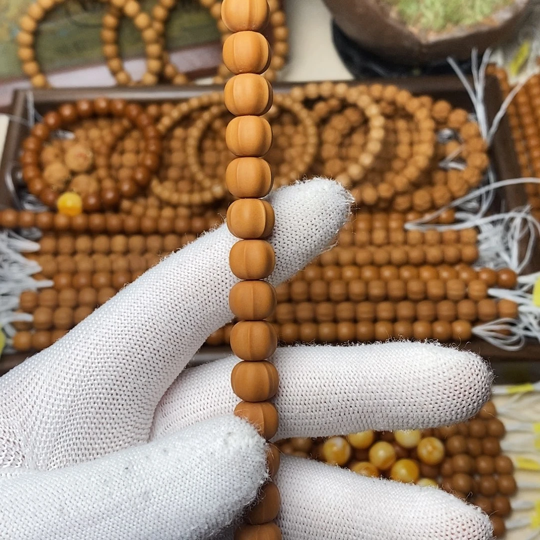 条***。猴头核桃吊坠鲨鱼背