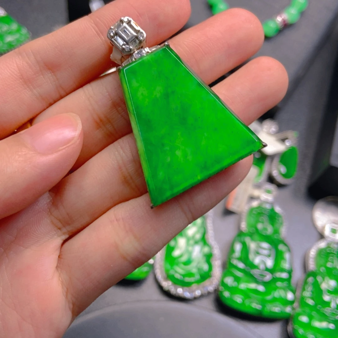 翡翠未镶嵌吊坠(不含链)