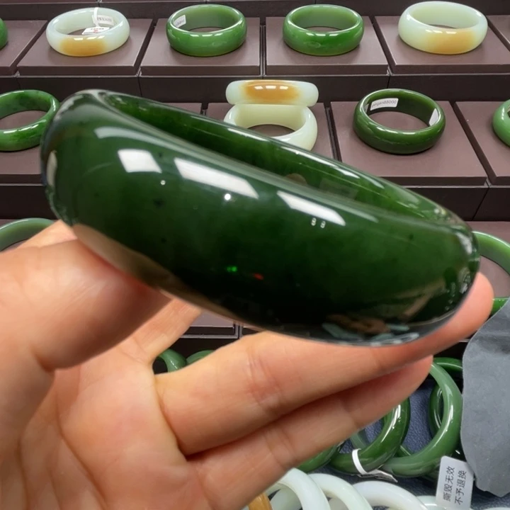 和田玉未镶嵌手镯