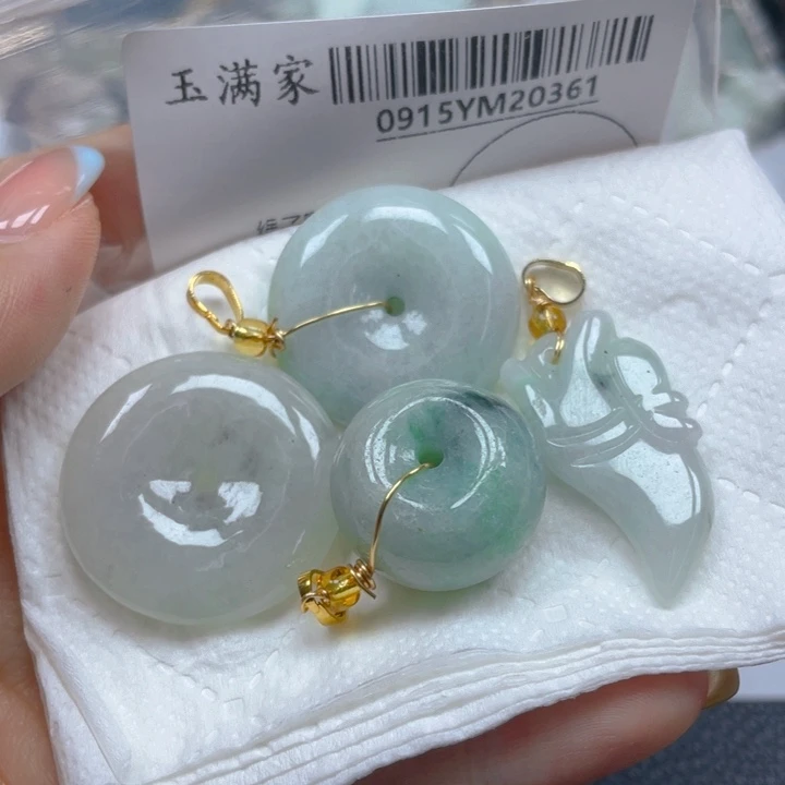 吊坠(不含链)未镶嵌翡翠