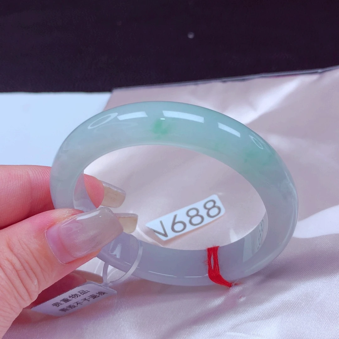 翡翠手镯未镶嵌手镯88
