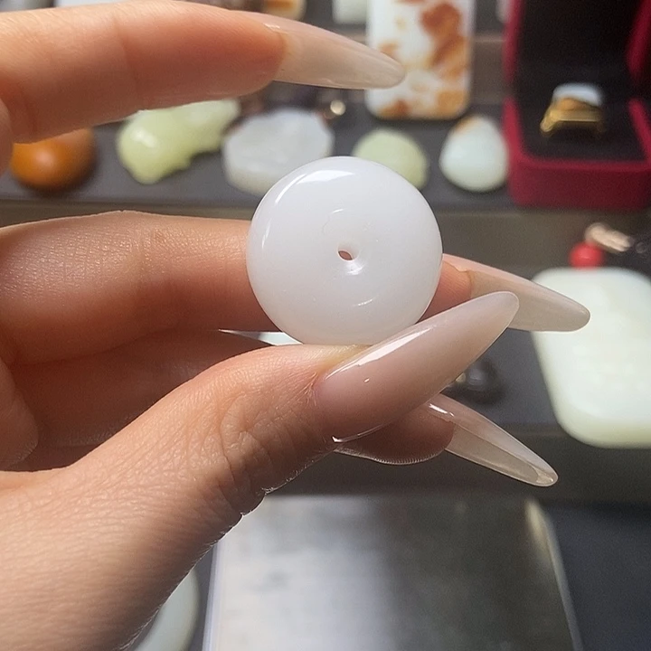 和田玉未镶嵌项链