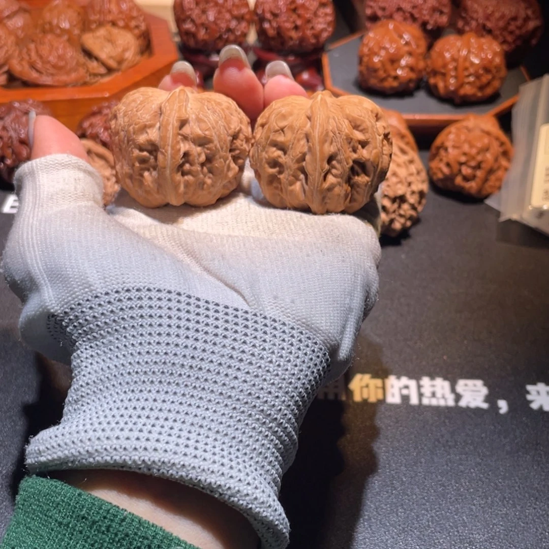 文玩核桃吊坠41.37平谷元宝5009