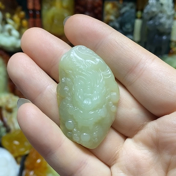 岫玉未镶嵌吊坠(赠链)
