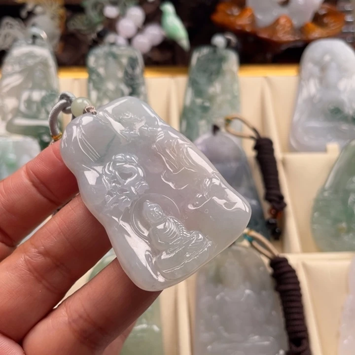 翡翠未镶嵌颈饰玉