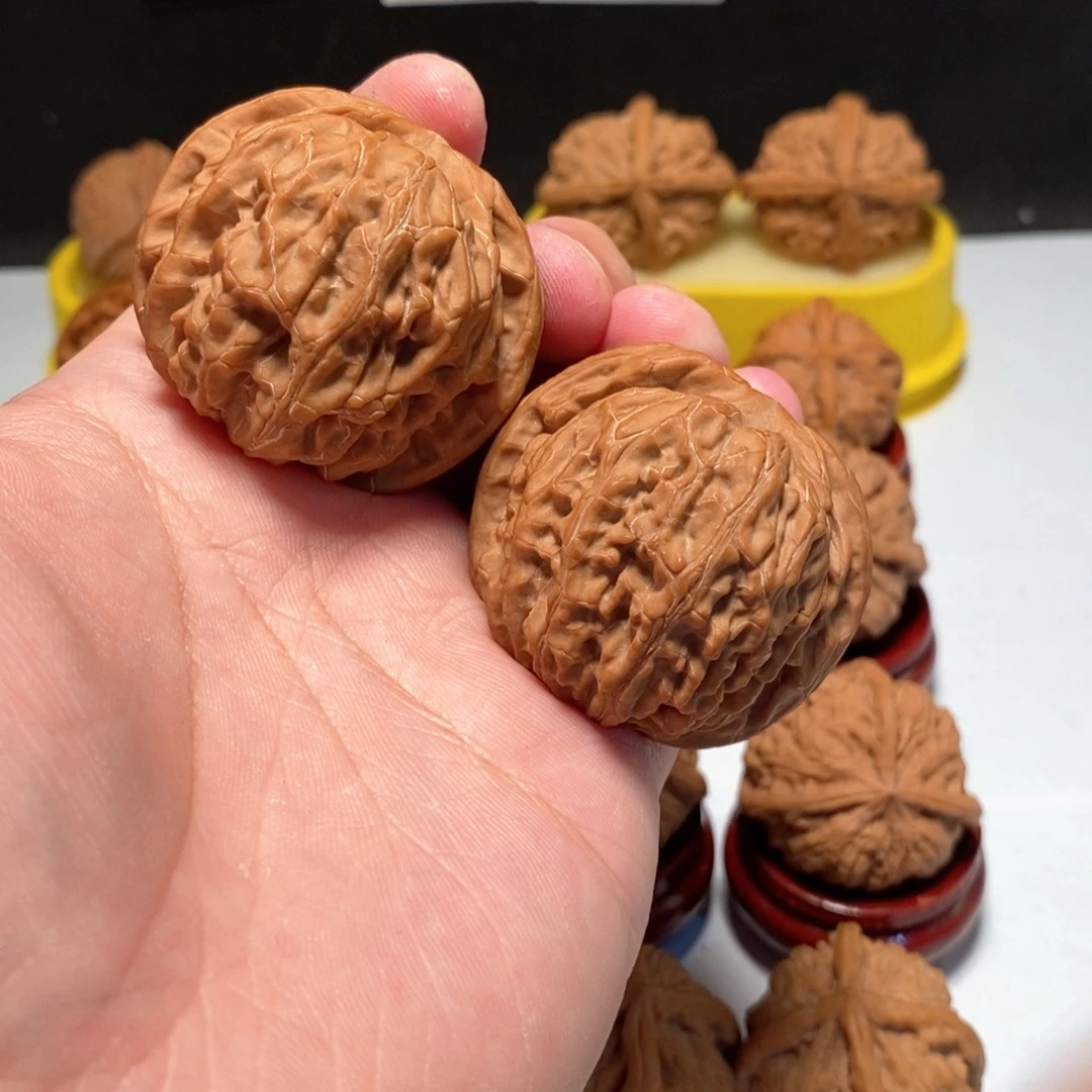 文玩核桃吊坠金麒麟46尺38