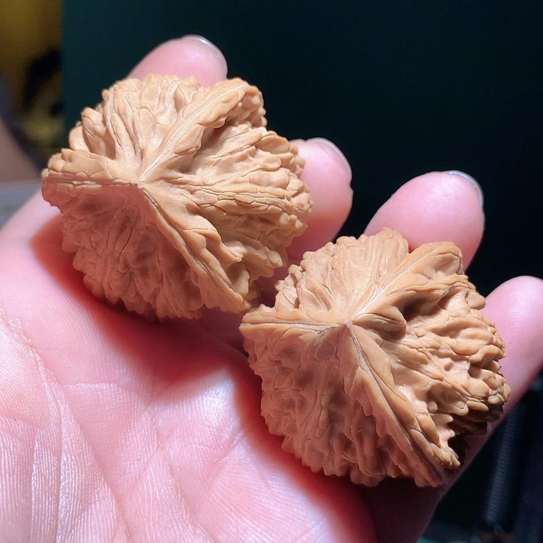 雷***神把件文玩核桃43文山三棱全品