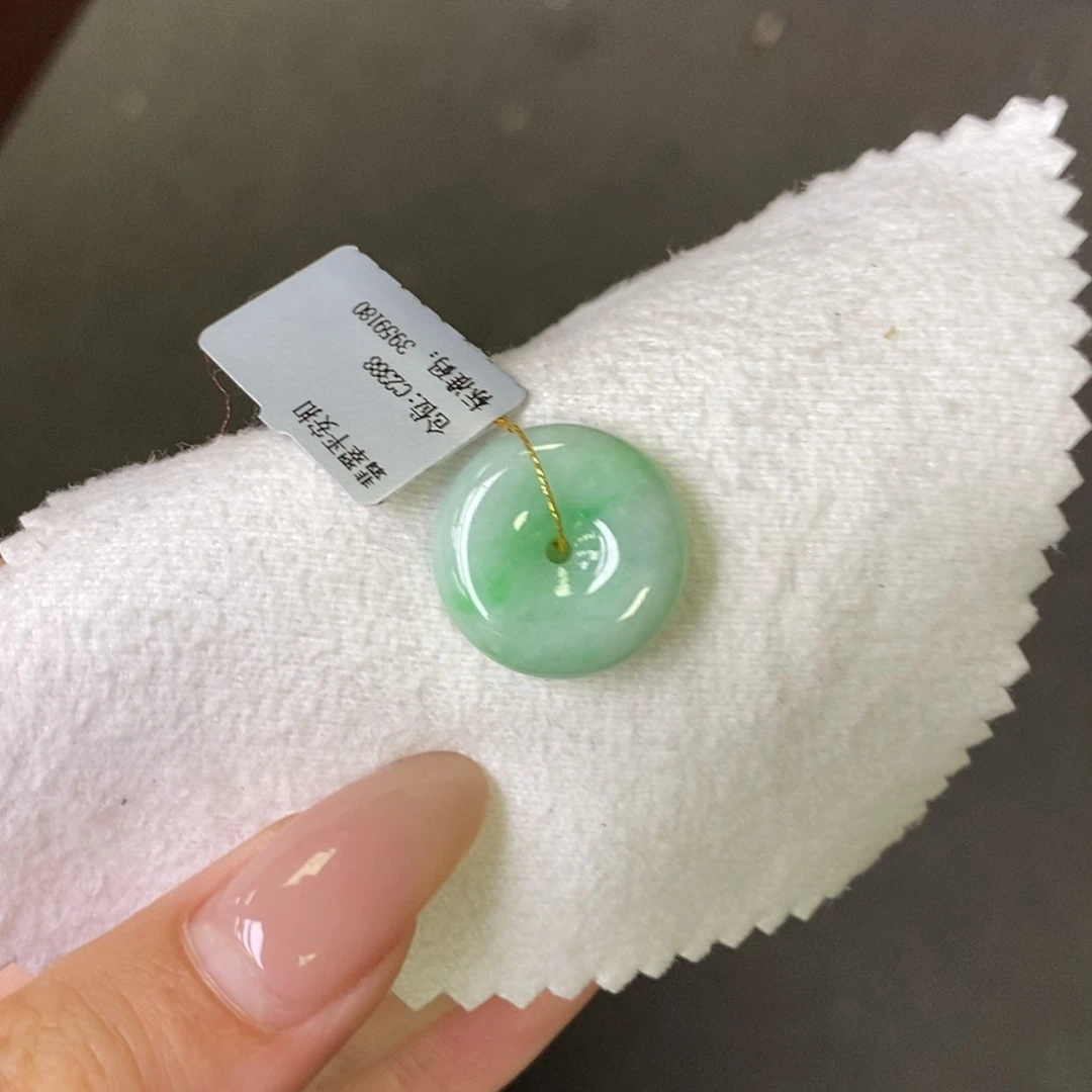 【闪购商品】翡翠未镶嵌颈饰平安扣