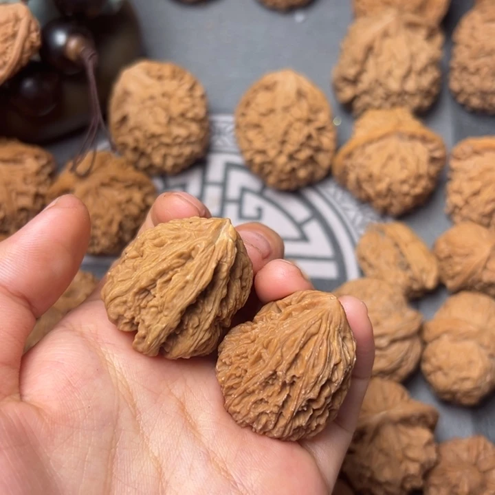 清***月吊坠文玩核桃南疆石