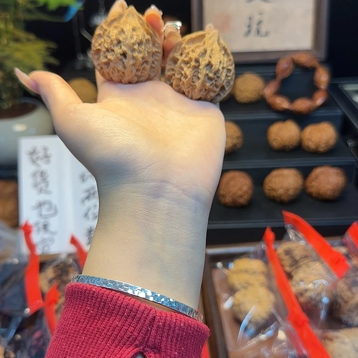 文玩核桃把件公子帽