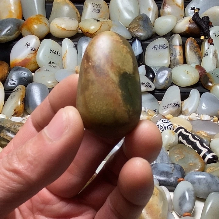 和田玉未镶嵌颈饰吊坠