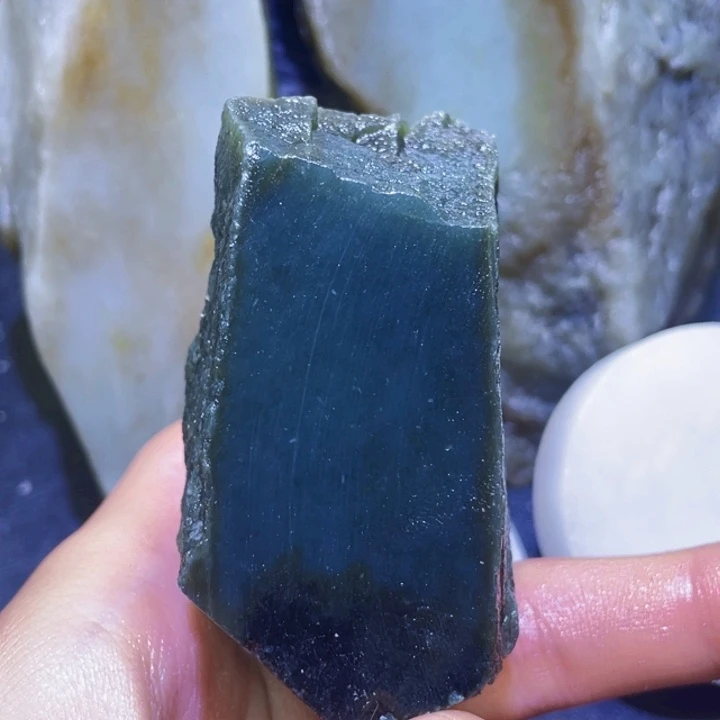 和田玉未镶嵌珠宝半成品