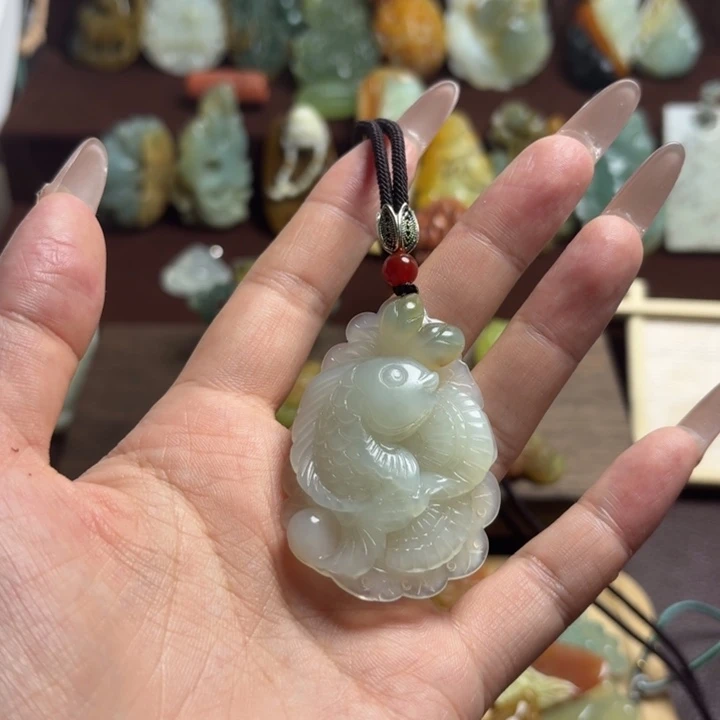 汝***子蛇纹石玉未镶嵌吊坠