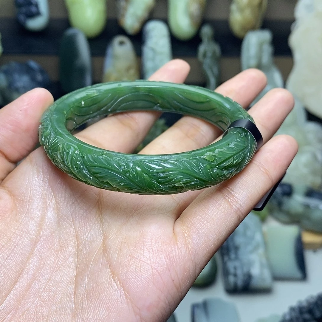 颈饰未镶嵌和田玉流**匆