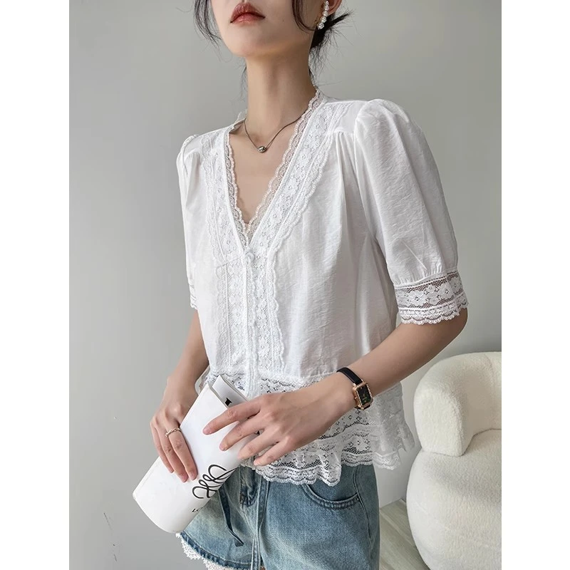 白色蕾丝拼接v领短袖衬衫女夏季2025新款气质衬衣宽松上衣高级感