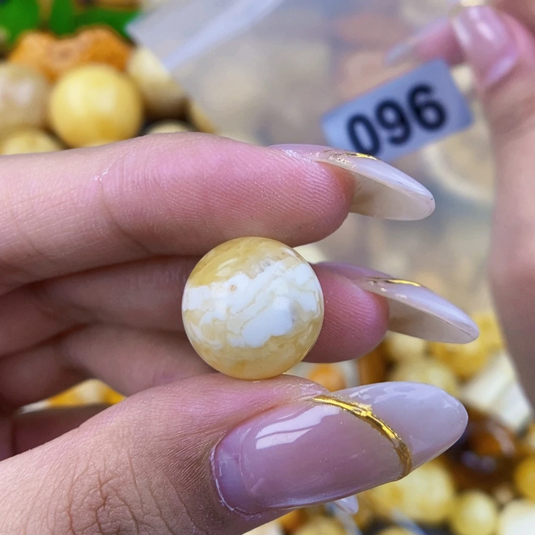 琥珀未镶嵌珠宝奇石14.4 粉