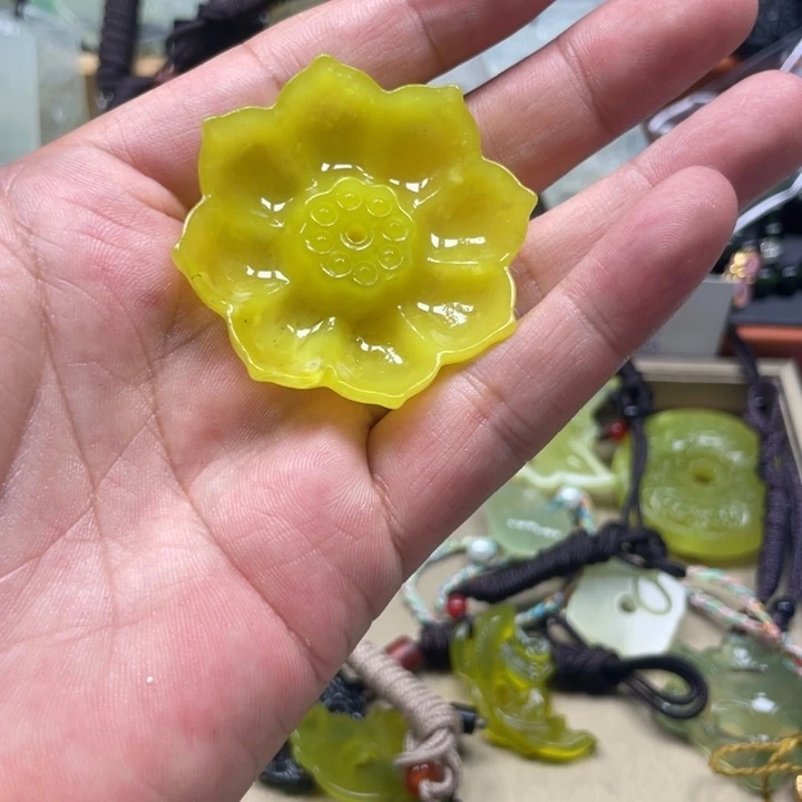 小***魔蛇纹石玉合金颈饰