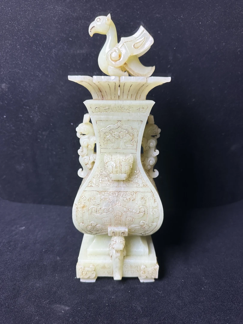 旧藏   和田玉白玉莲鹤方壶摆件