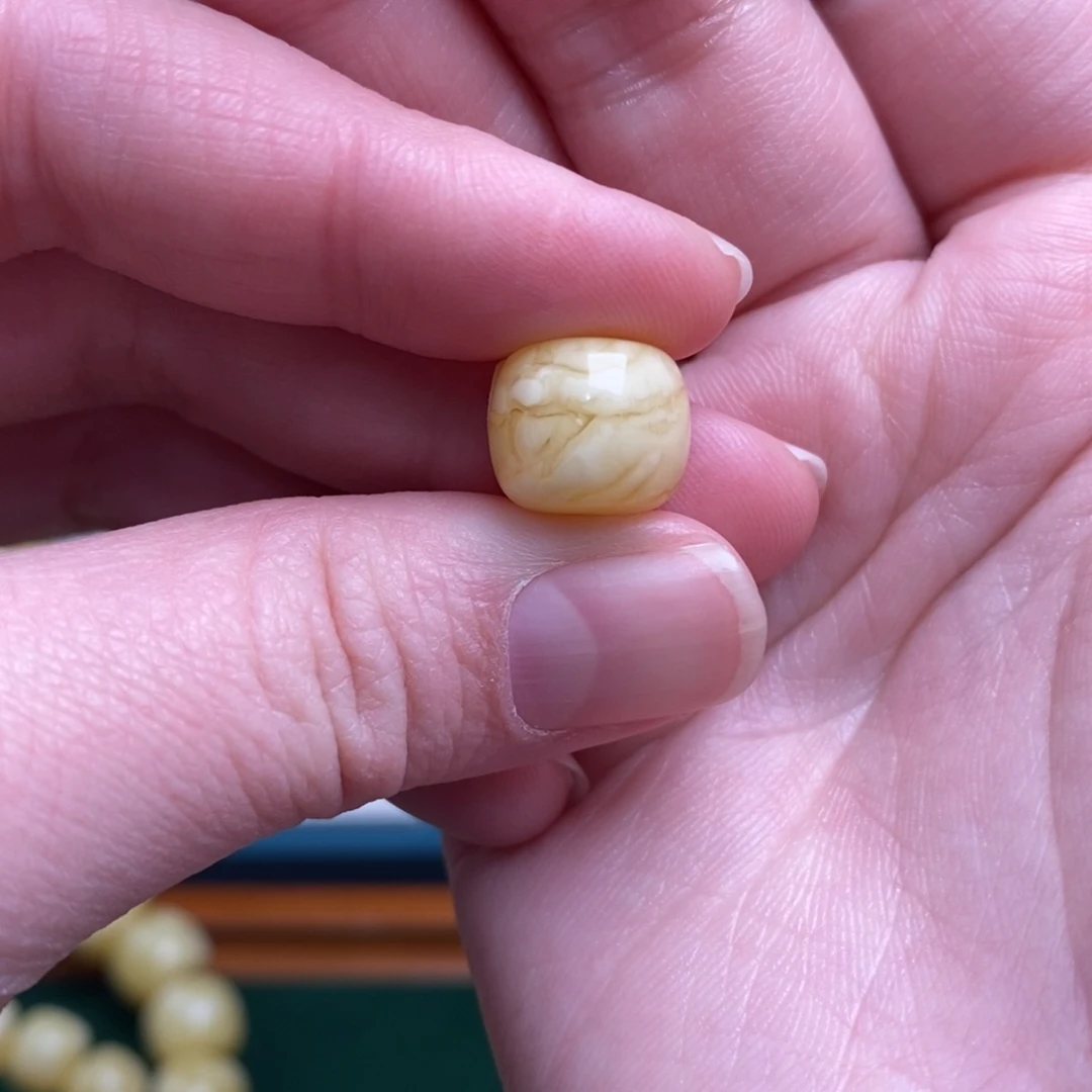 h***k蜜蜡未镶嵌珠宝奇石