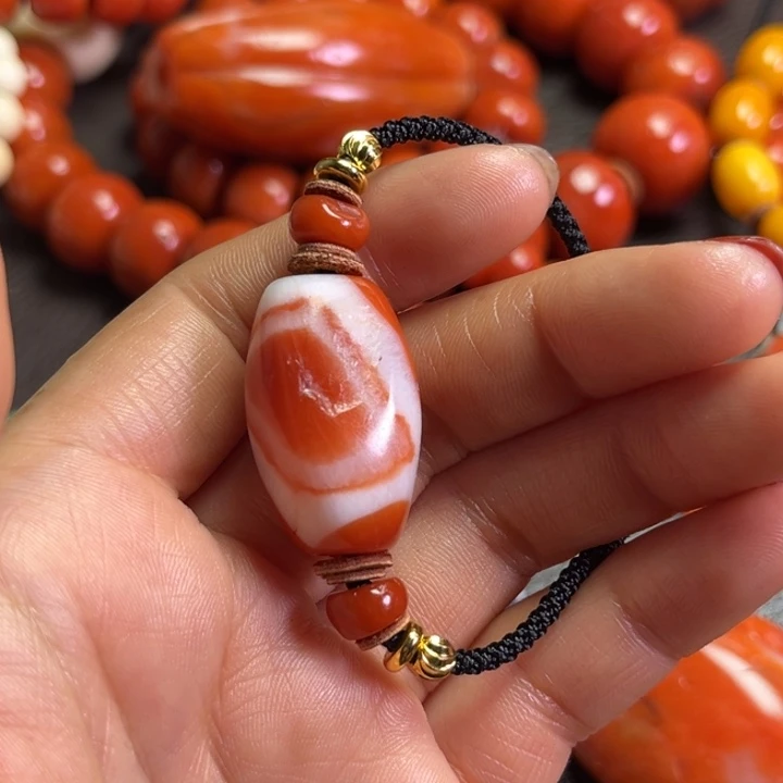 颈饰琉璃小*子琉璃……….