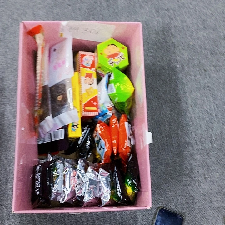 ****儿306美味零食大礼包