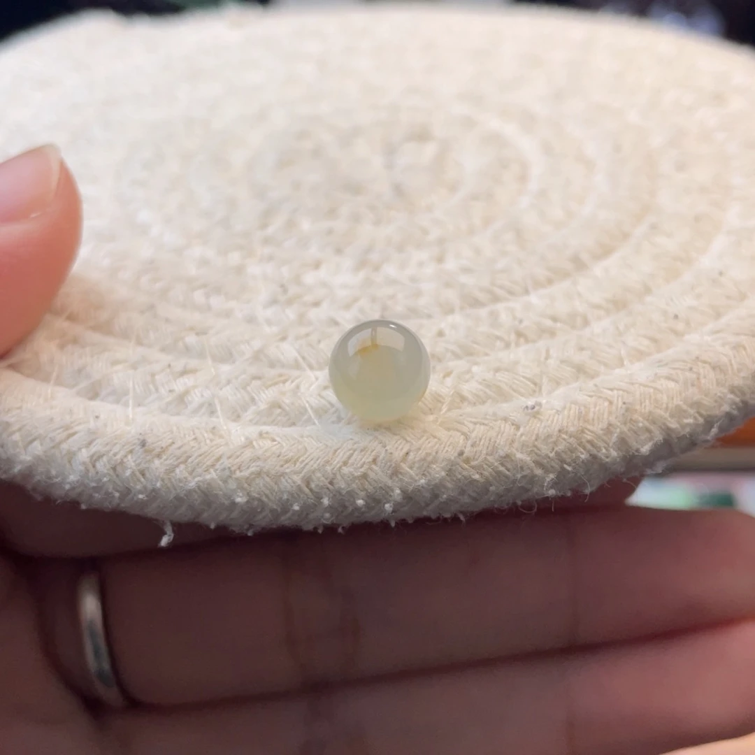 散珠翡翠特色洒金圆珠卡8.3mm