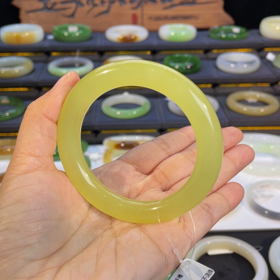 未镶嵌手镯和田玉-高冰黄口圆条56