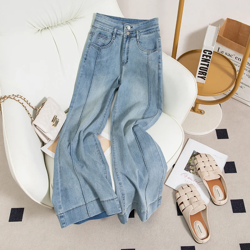 春季新款浅蓝色高腰阔腿微喇牛仔裤女2025宽松显瘦裤子9773