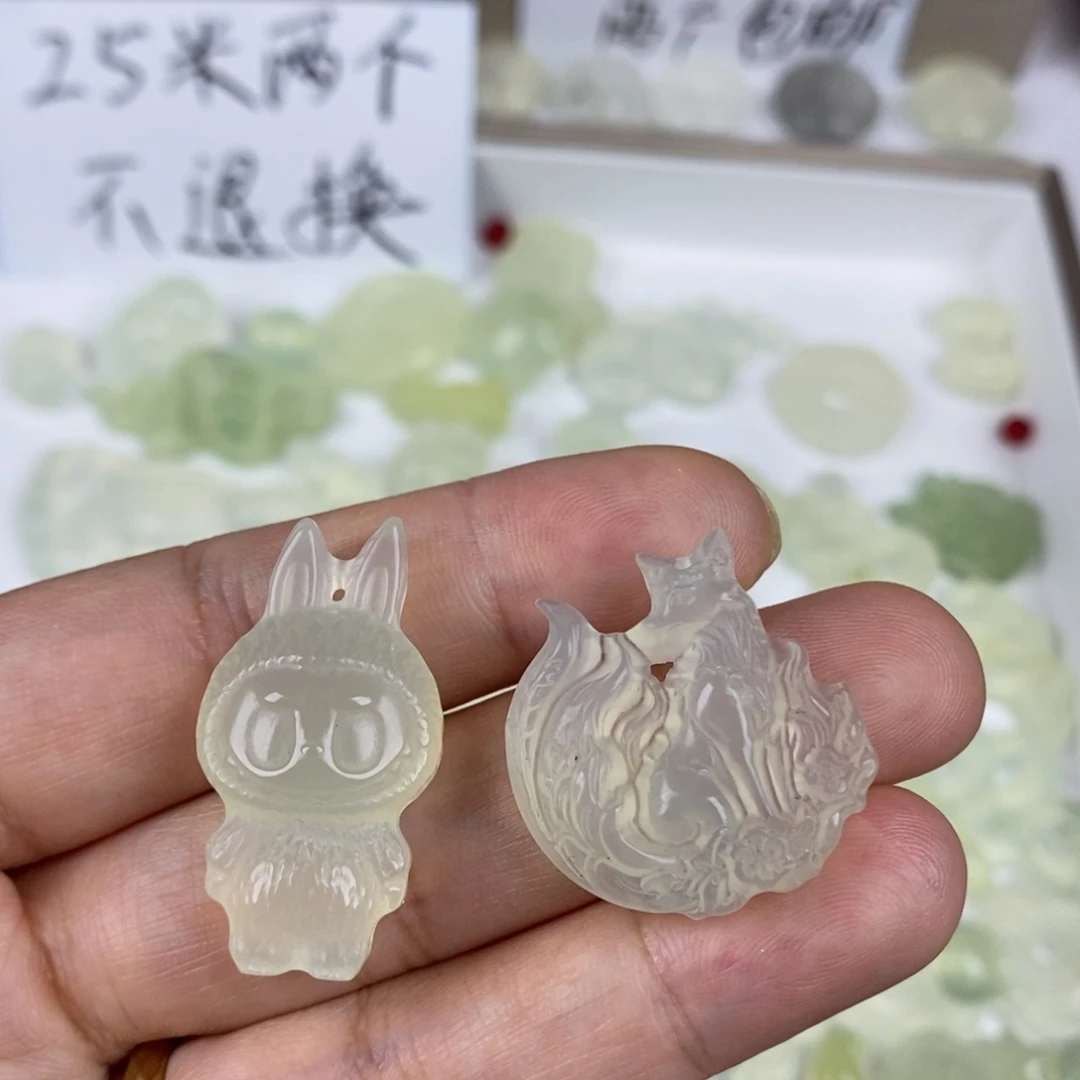 未镶嵌蛇纹石玉颈饰