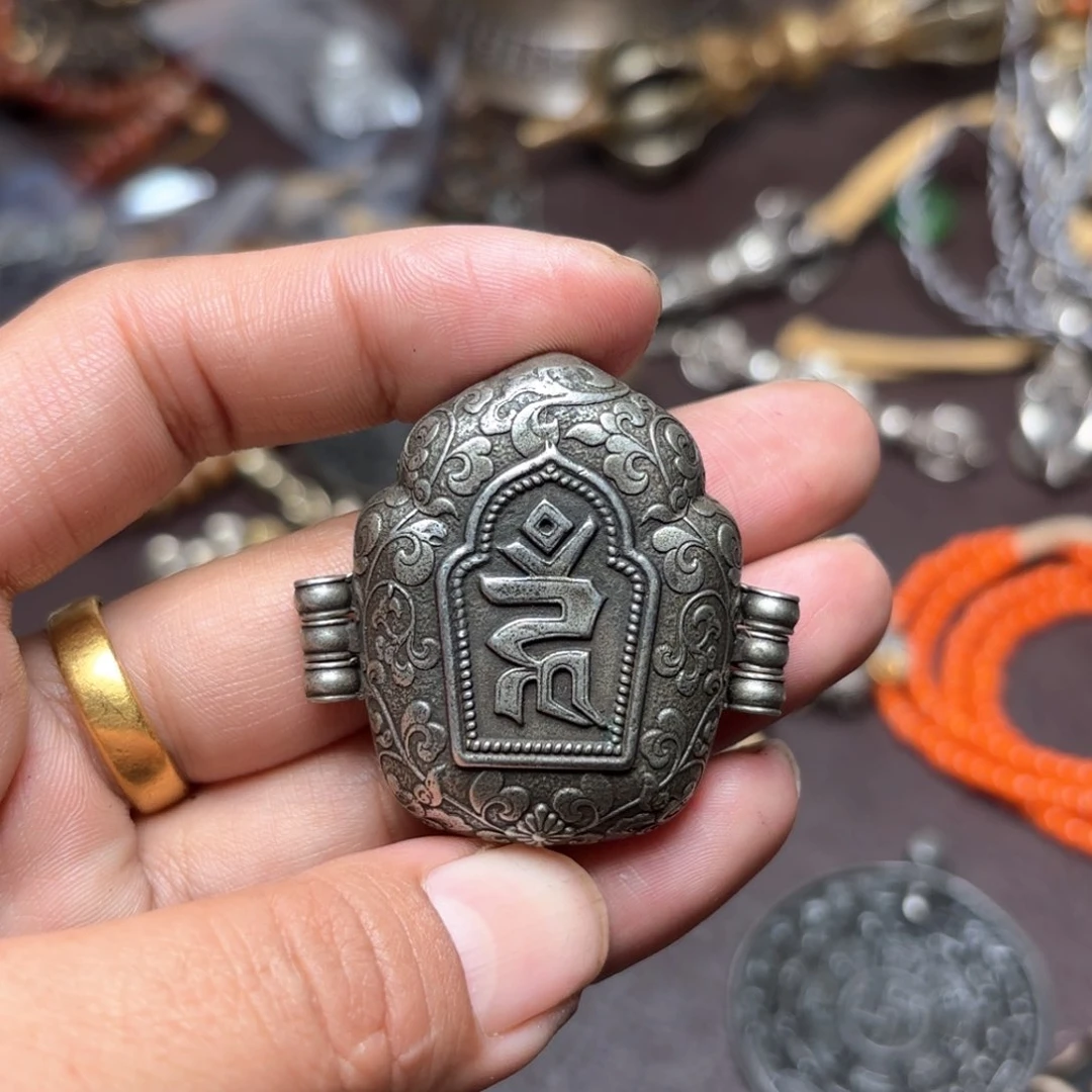 铜星月菩提吊坠项链