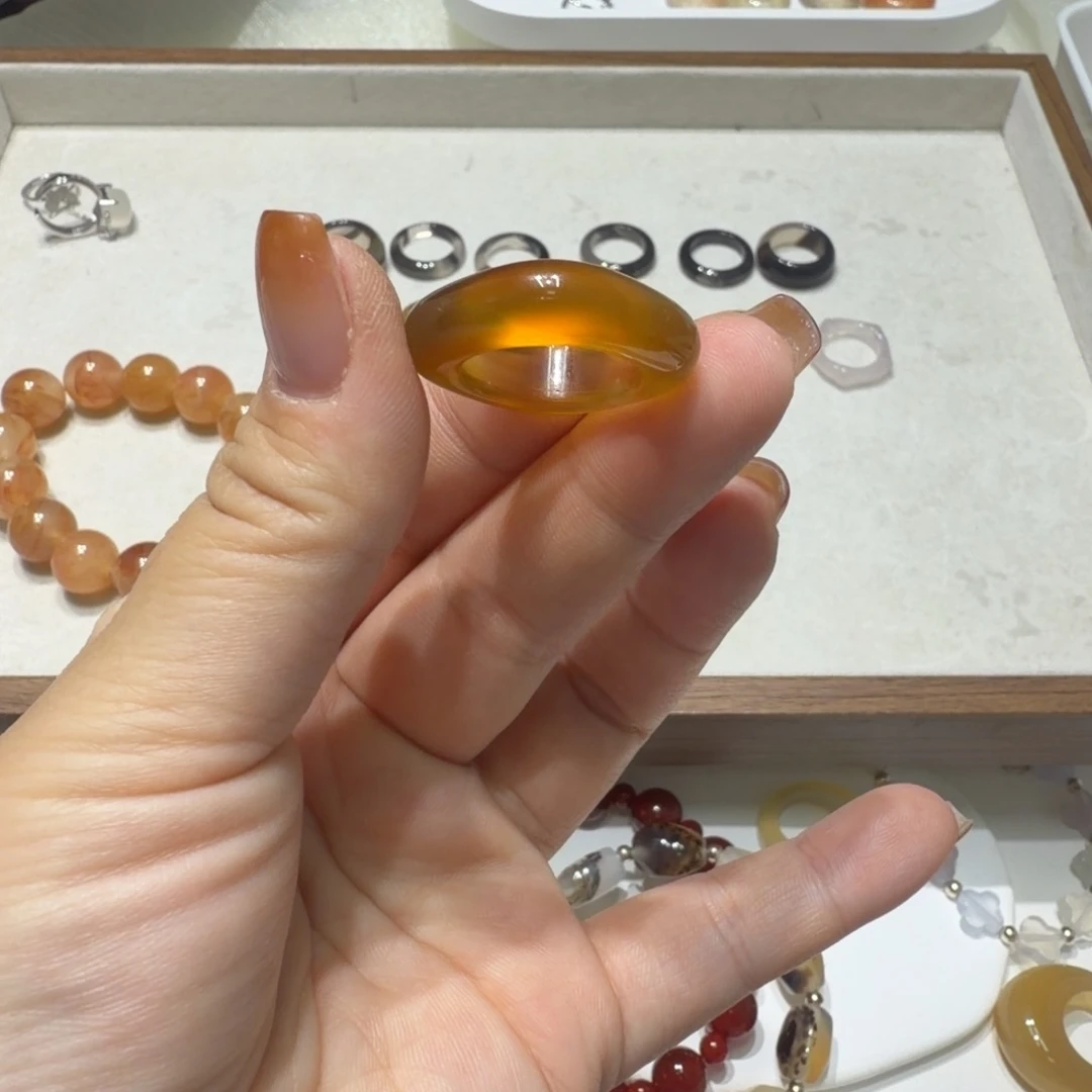 丽***琼玛瑙/玉髓未镶嵌戒指