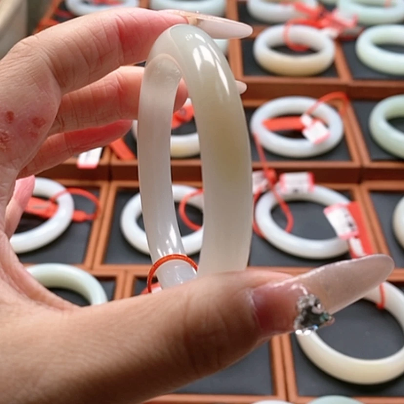 【闪购商品】未镶嵌手镯和田玉