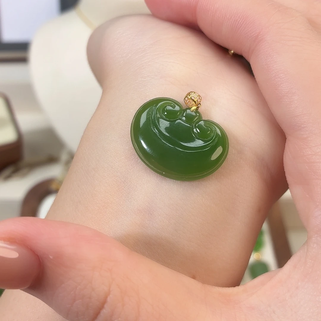 和田玉（碧玉）18K金镶嵌颈饰