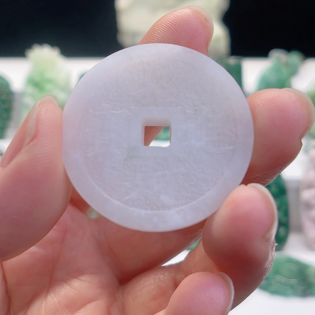 独山玉颈饰未镶嵌桥